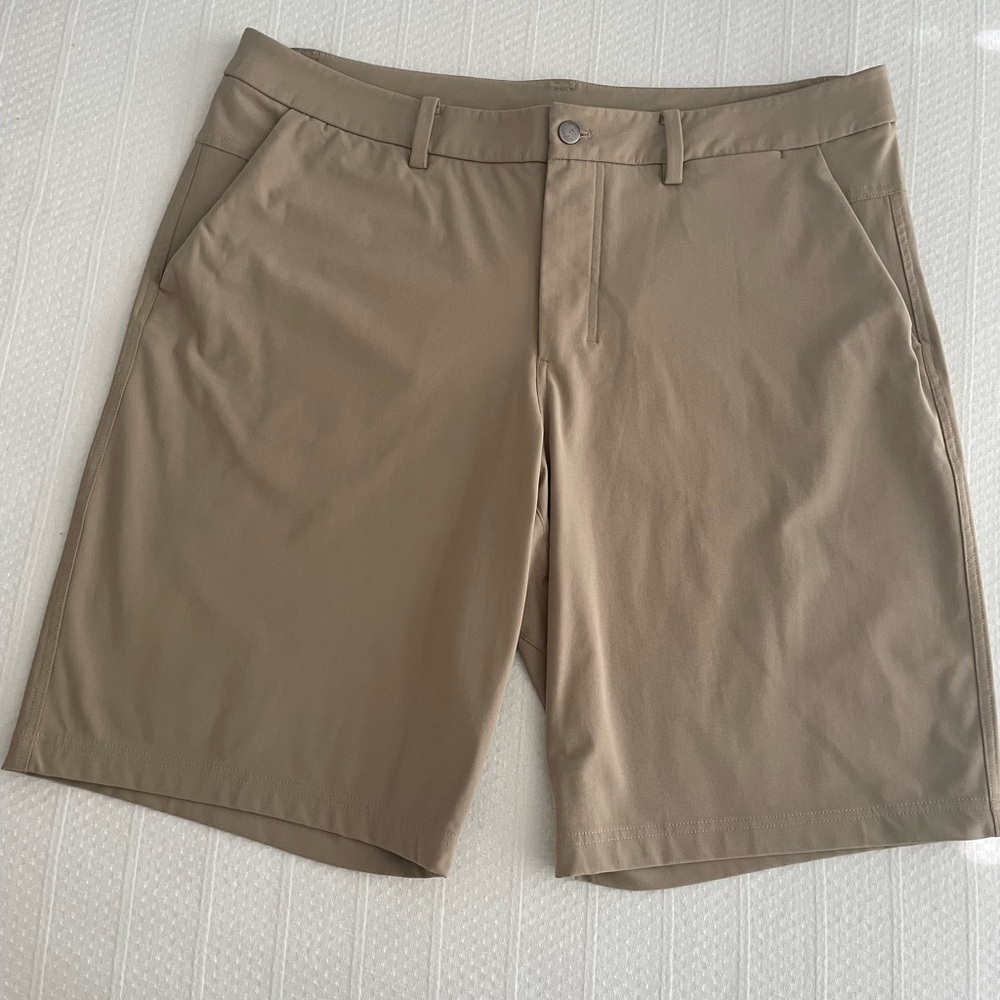 LULULEMON Men’s Classic Golf Shorts, Warpstreme, 10inch inseam, Size 40